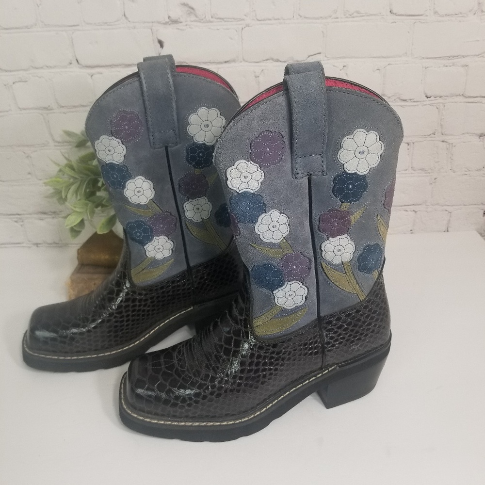 Womens Ariat Baby Doll Sueade Western Boots 6.5
